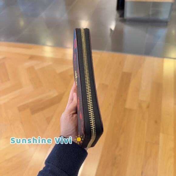 NWT Coach Long Zip Around Wallet With Floral Print CCL36 Black/Red - Picture 2 of 11